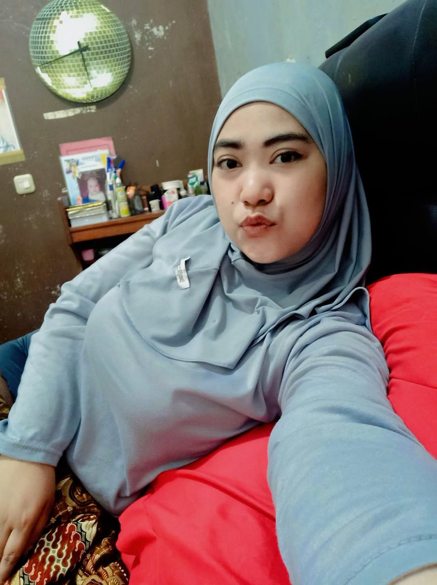 tari tweet media