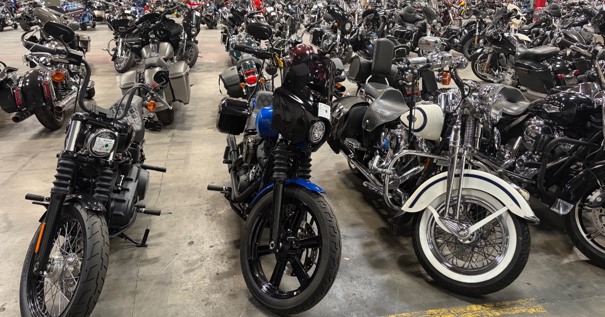 npauctions tweet media