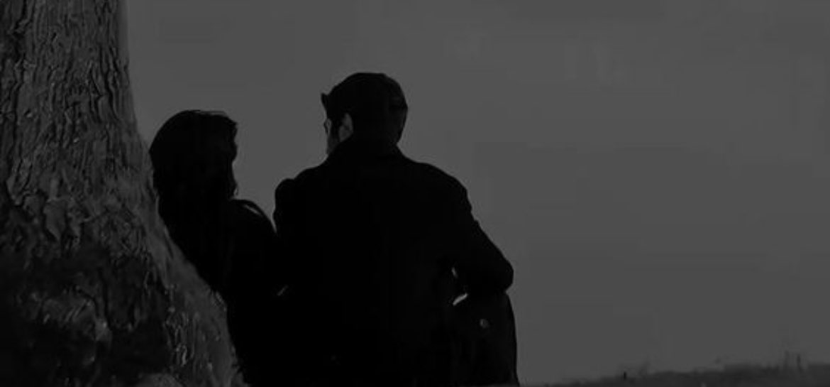 هلُمَّ أضِجعني على صدرِكَ علّني 
لجادّةِ الصَّوابِ يا حبيبي أعودُ

واضرب لنا موعدًا حتى نلتقي 
ودع حنانكَ عليّ بالرشادِ يجودُ.

#نعسةُ_الهدى 🎻