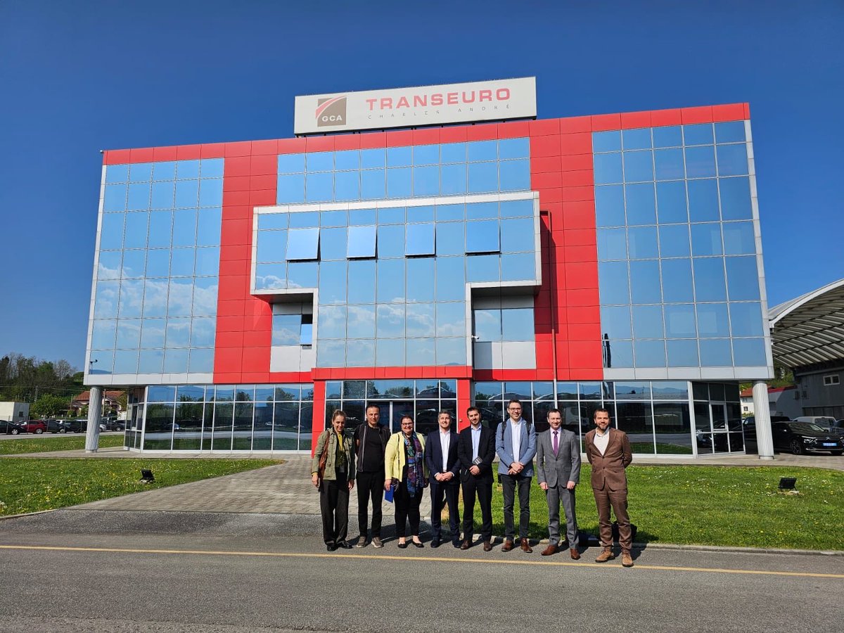 FabienFieschi's tweet photo. Avec les #CCEF Conseillers du Commerce Extérieur de la France 🇫🇷 en #Croatie🇭🇷, réunion chez #Transeuro #Adria filiale du Groupe Charles André,,spécialiste de la logistique et du transport de véhicules 🚗. Échanges sur l’impact de la situation dans le Golfe sur l’#économie 📈🌍 https://t.co/Lw3KRSRUOF