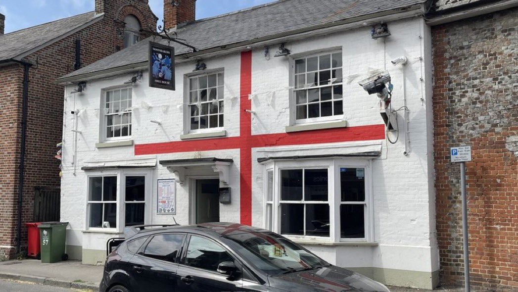 TheNorfolkLion's tweet photo. 🏴󠁧󠁢󠁥󠁮󠁧󠁿 Good news for once… though honestly, it shouldn’t even be “news” that a pub is allowed to fly the English flag on its own wall.

The Moonrakers Inn in Pewsey just won its planning battle 5-3. They get to keep the big St George’s Cross mural after one complaint tried to force it down.

Common sense prevailed. 

England’s flag isn’t a crime. 🏴󠁧󠁢󠁥󠁮󠁧󠁿 

What a time to be alive when this counts as a victory…