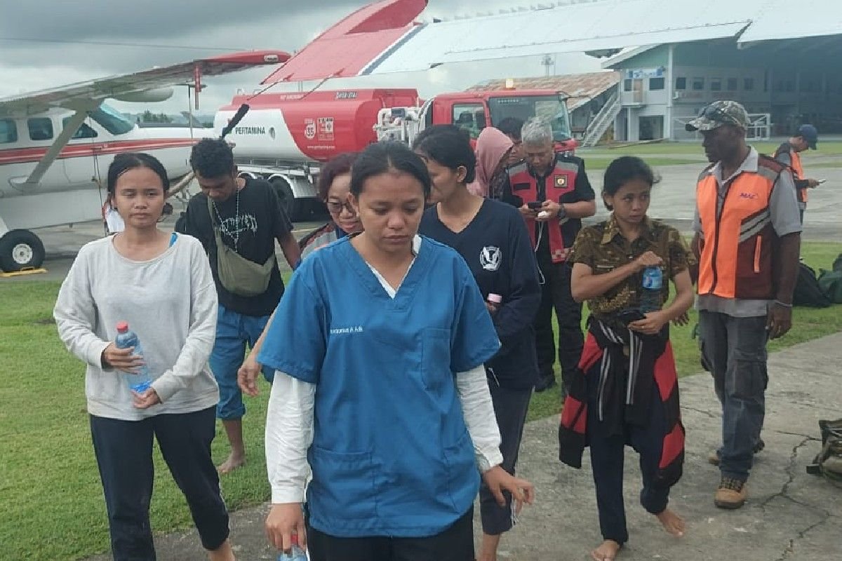 ゴジラ tweet media