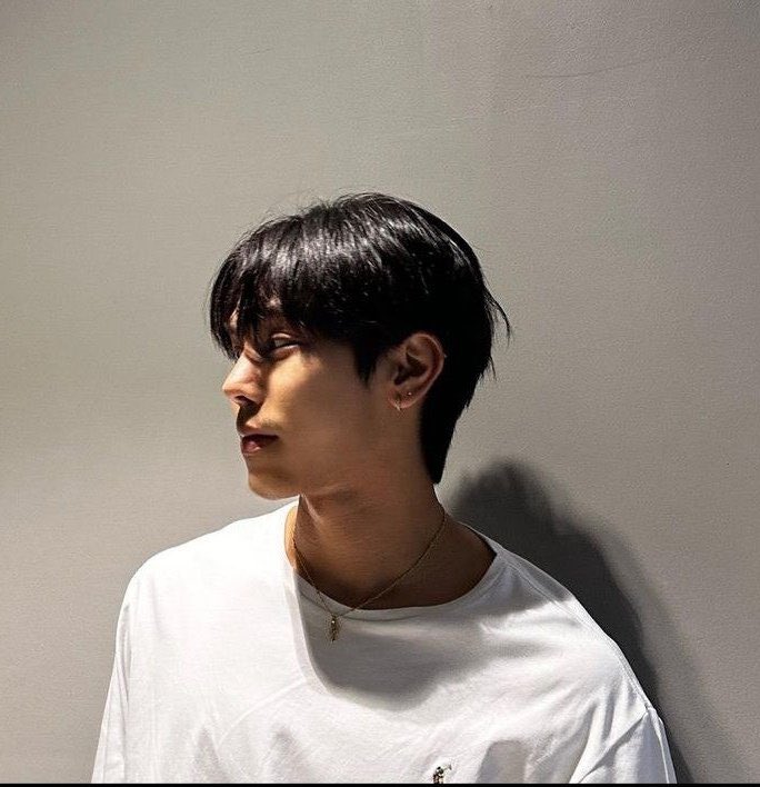 คำว่าคิดถึงเก็บมันไว้ในใจทุกครา
เธอมันขี้หึงเก็บผมไว้ตอนเป็นซุปตาร์