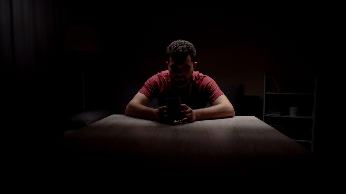 ChartsRUs0's tweet image. #education 
Watching option contracts after you already sold…or never even entered

is the trading version of stalking your ex.

- You told yourself you were done
- You had your reasons
- You moved on

Now you’re back checking every move like:
“wow…look at them now”

Meanwhile