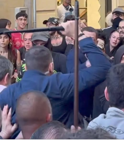 toño el rojo tweet media