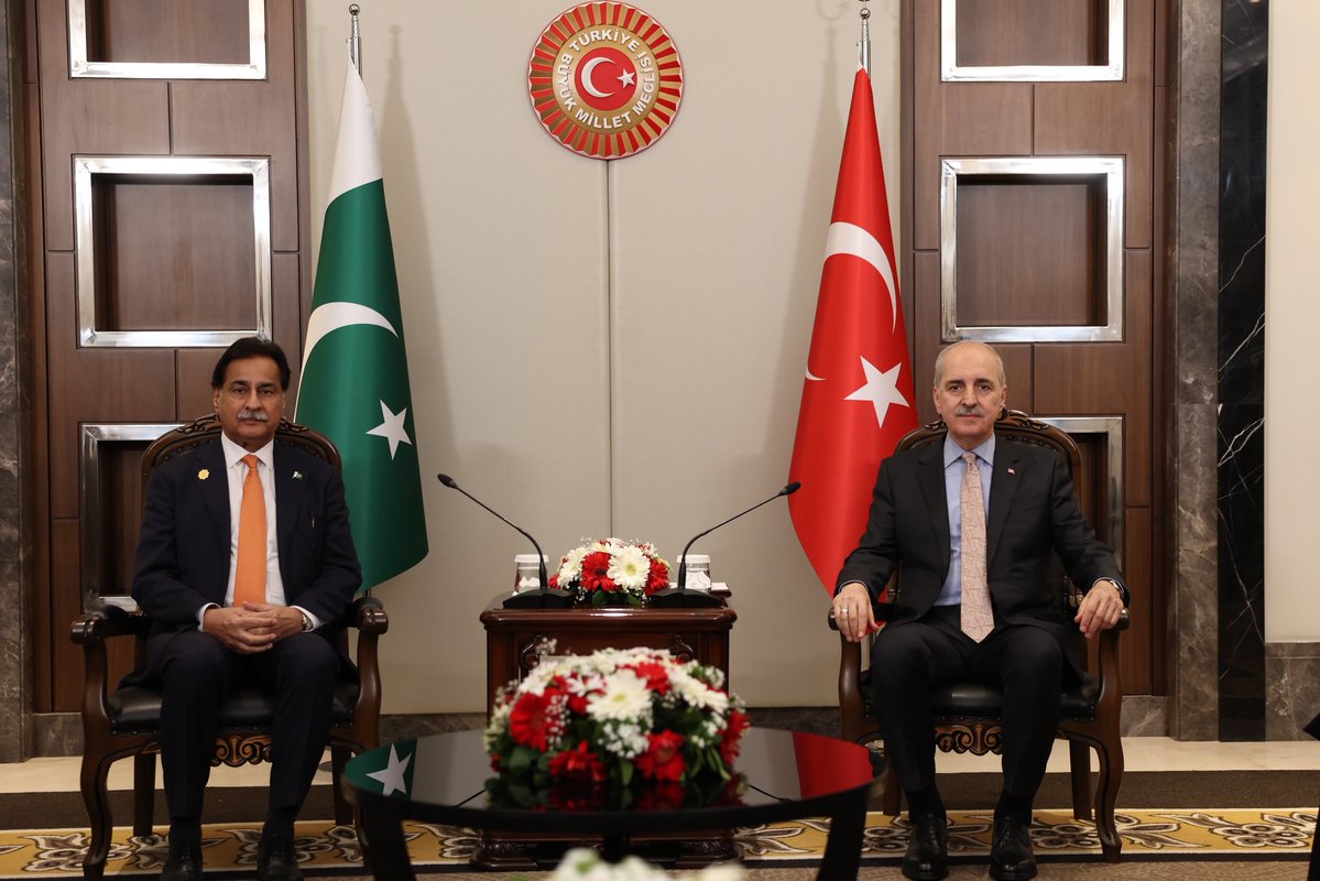 TBMMresmi's tweet image. Türkiye Büyük Millet Meclisi Başkanımız @NumanKurtulmus, Pakistan Ulusal Meclisi Başkanı Serdar Ayaz Sadık ile Parlamentolar Arası Birlik (PAB) 152. Genel Kurulu marjında İstanbul’da bir araya geldi. #IPU152