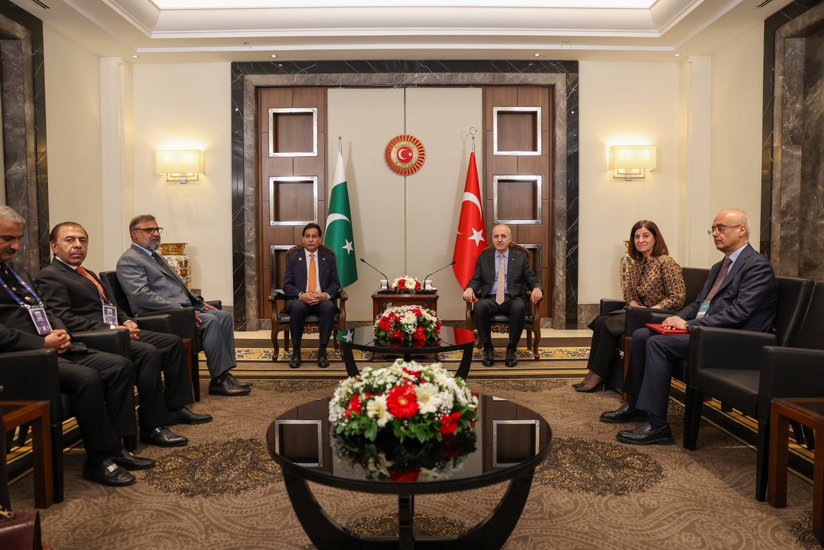 TBMMresmi's tweet image. Türkiye Büyük Millet Meclisi Başkanımız @NumanKurtulmus, Pakistan Ulusal Meclisi Başkanı Serdar Ayaz Sadık ile Parlamentolar Arası Birlik (PAB) 152. Genel Kurulu marjında İstanbul’da bir araya geldi. #IPU152