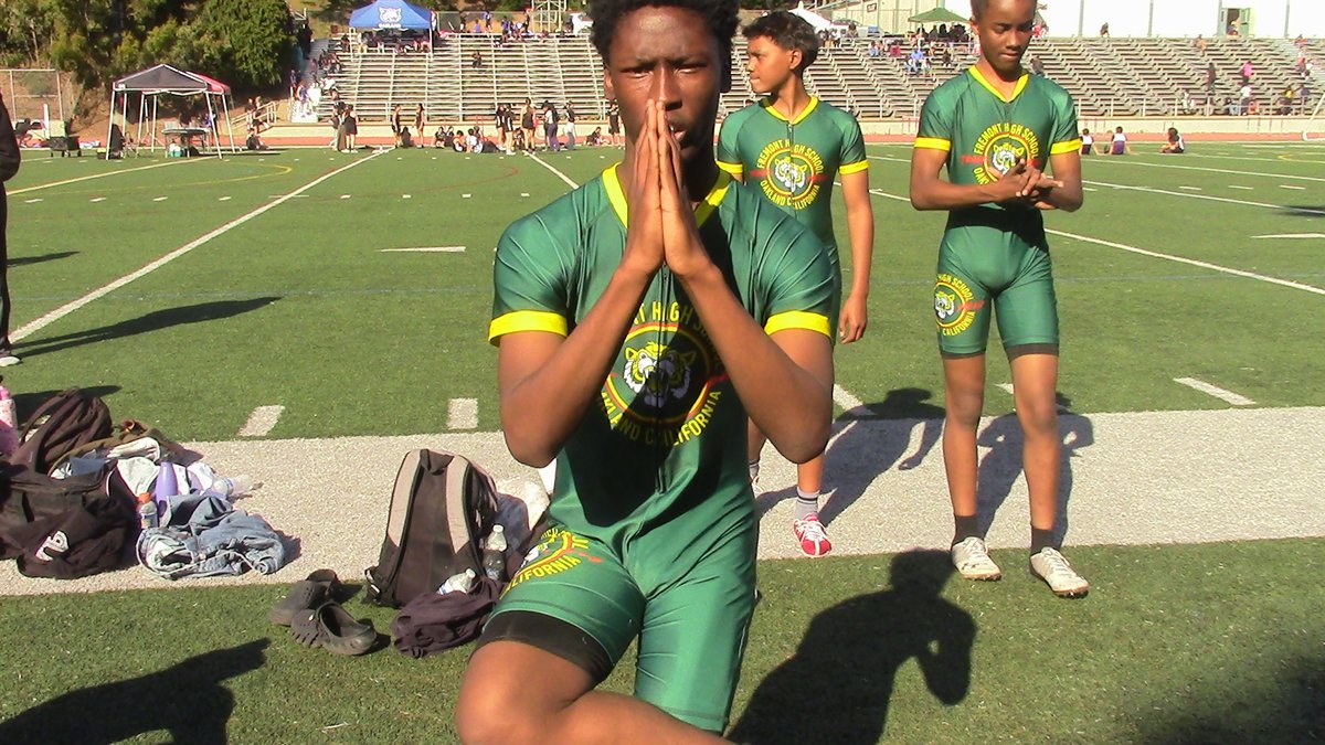 OALTigersTF's tweet photo. Top Male Sprinter for #FremontHigh, @AUmegboh (Class of '28), having fun taking pictures during #OALDay2 #Meet2 hosted by #SkylineHS 
.
@dionisms @coach_eugene @coachcamfhs #GoTIGERS #TigerNation @CharleSimon1995 @CifOakland https://t.co/8bReJ1soS6