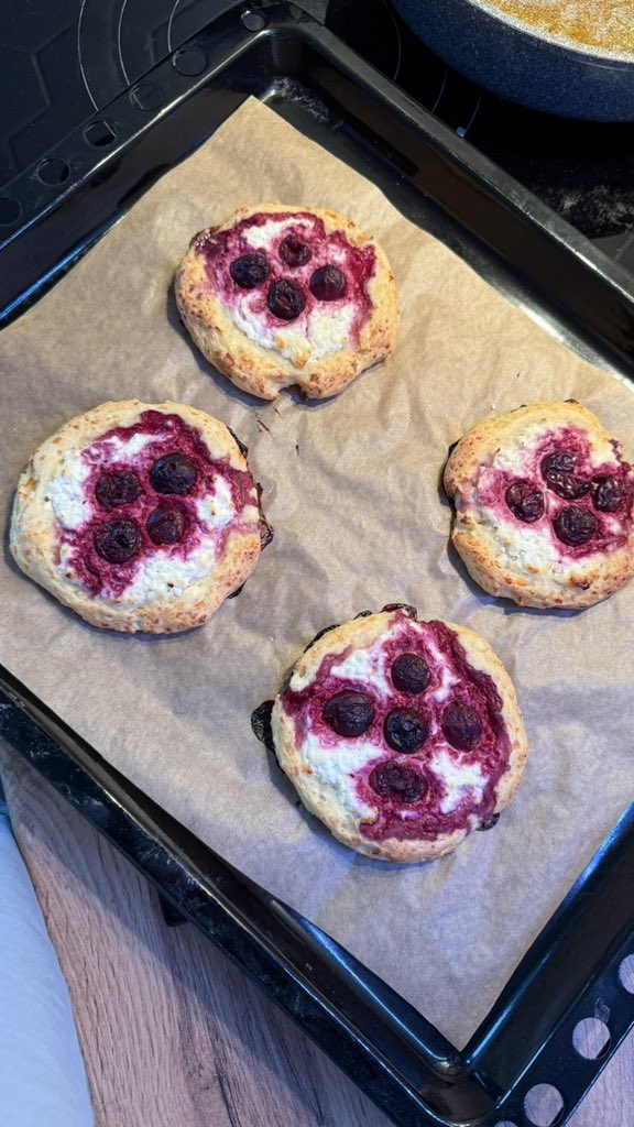 Любовь tweet media