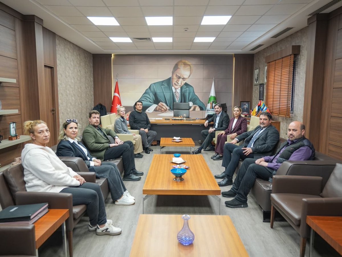 Genel Başkanımız 
Levent Uslu

Gaziantep Şube Başkanımız  
Seçil Özsöyler Kuzu 

Yönetim Kurulu Üyelerimiz ve İşyeri Temsilcilerimiz 

Şehitkamil 
Belediye Başkanı
Av. Umut Yılmaz ile

Şehitkamil Belediyesi çalışanı memurlarımızı kapsayan Sosyal Denge Sözleşmesi imzaladı.