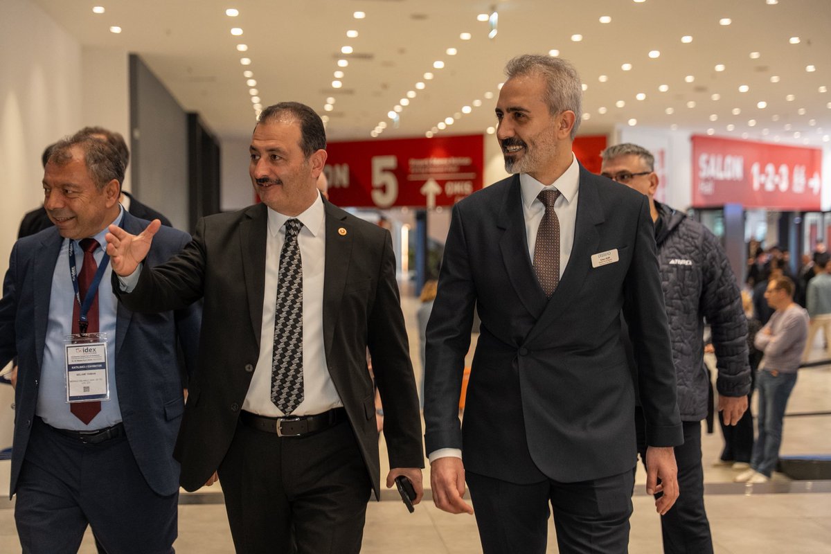 dtcuneytaldemir's tweet photo. 📍İstanbul Fuar Merkezi | IDEX İstanbul 2026

Ağız ve diş sağlığı alanında küresel ölçekte söz sahibi organizasyonlardan biri olan IDEX İstanbul 2026’da; bilimin, teknolojinin ve yerli üretim gücünün bir araya geldiği güçlü bir tabloya şahitlik ettik.🦷💫

DİŞSİAD Başkanı Erkan Uçar, Başkan Yardımcısı Selami Yaman, Yönetim Kurulu Üyesi Serkan Yılmaz TDB Genel Başkanı Fatih Güler ve sektörümüzün kıymetli temsilcileriyle görüşmeler gerçekleştirdik.

Türkiye’nin dental alandaki üretim gücünü, bilimsel kapasitesini ve uluslararası rekabet vizyonunu daha ileriye taşıyacak adımları istişare ettik.

#dişsiadçalışıyor 
#IDEX2026 
@erkncr 
@dissiad 
@TDB_TDA