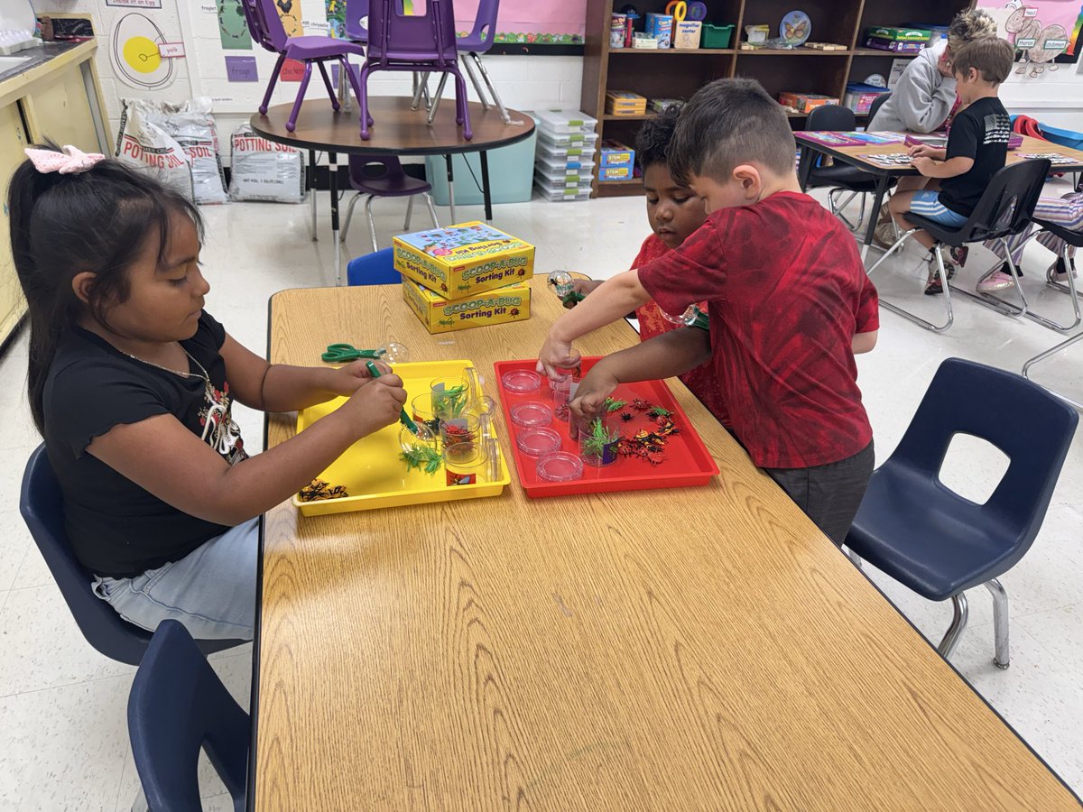 Enjoying the Science lab @ LC Kerr