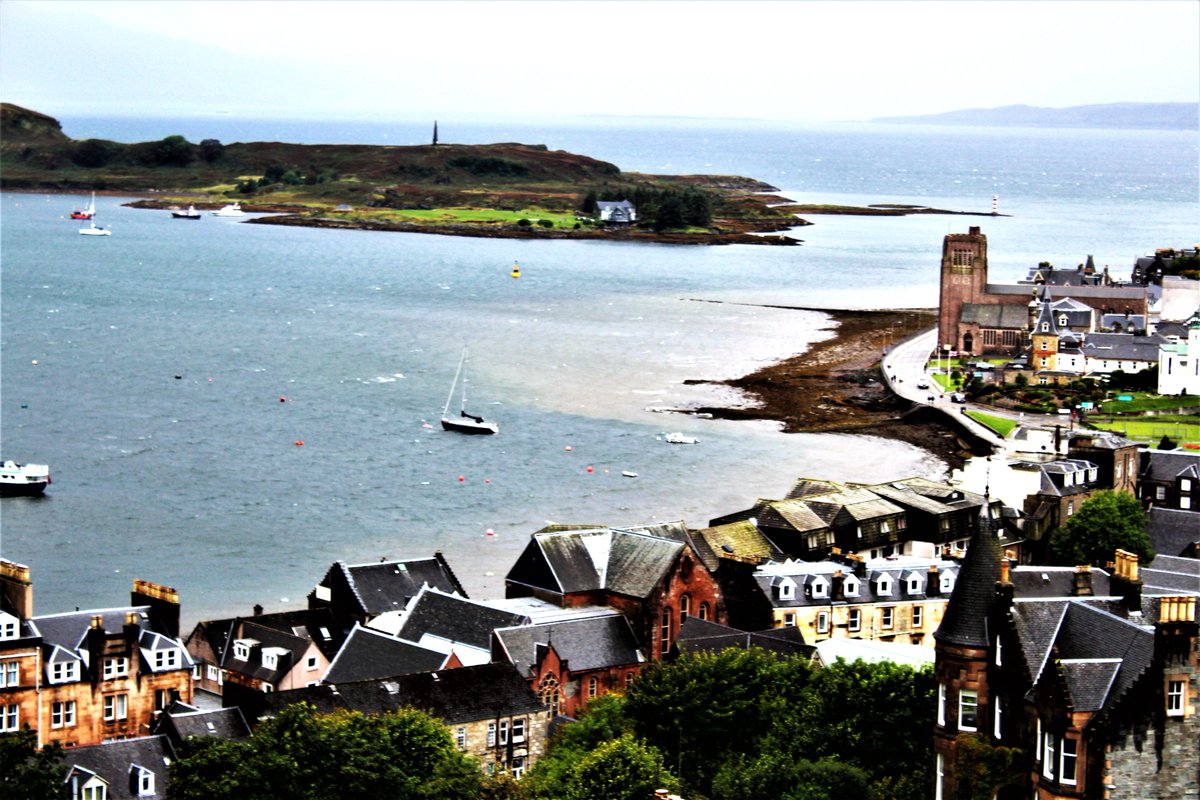 tourbritain's tweet image. This evening, I am issuing a refreshed web page covering the popular town of #Oban on #Scotland's West Coast which offers access to islands such as #Mull &amp;amp; #Iona plus mainland #castles, a #distillery and much more:nigelsphotoblog.co.uk/2019/01/oban-s…