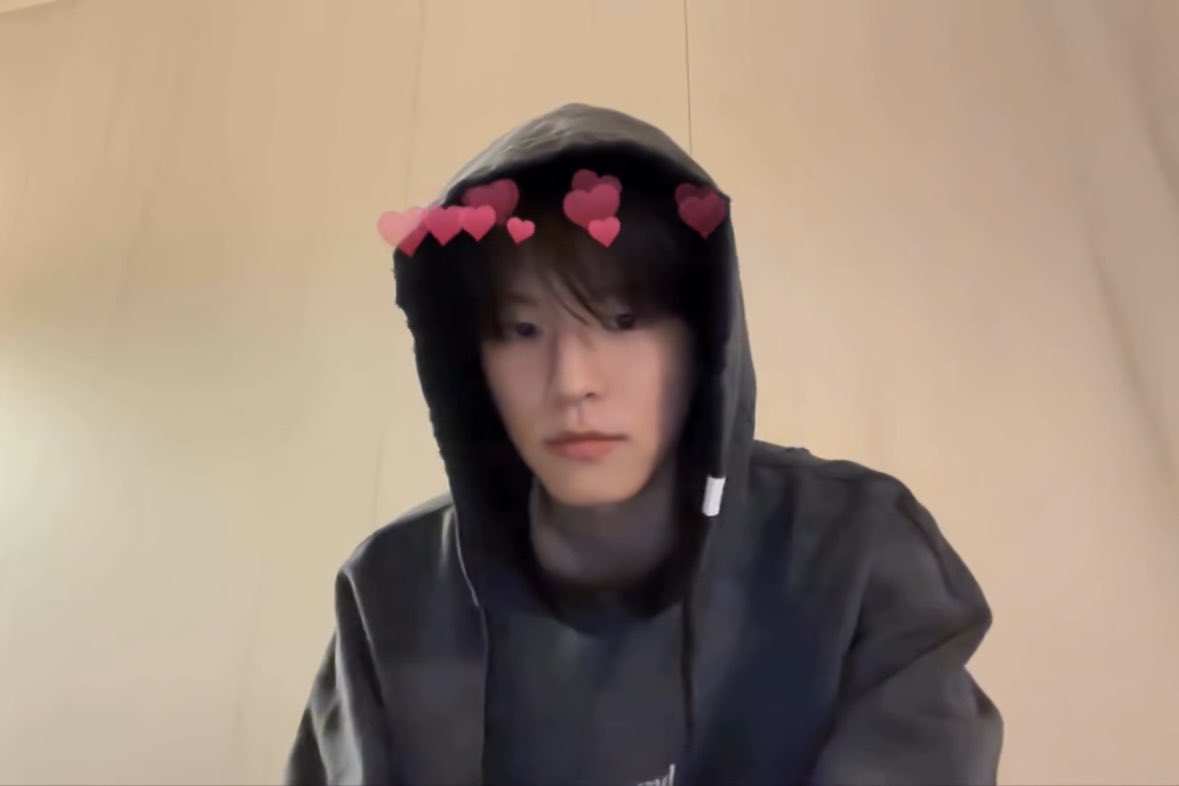 너지금엄청거슬려......