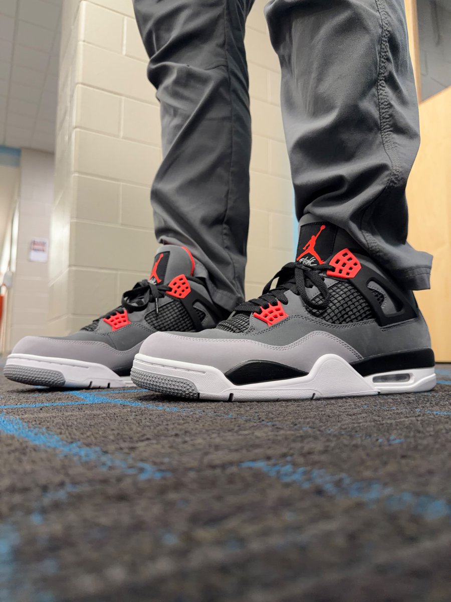 Had to UnDS the Infrared 4s for #FireFridays!! I was going to be a sneaker battle pic with a student at the school I work at, but he chickened out 🐓🐓