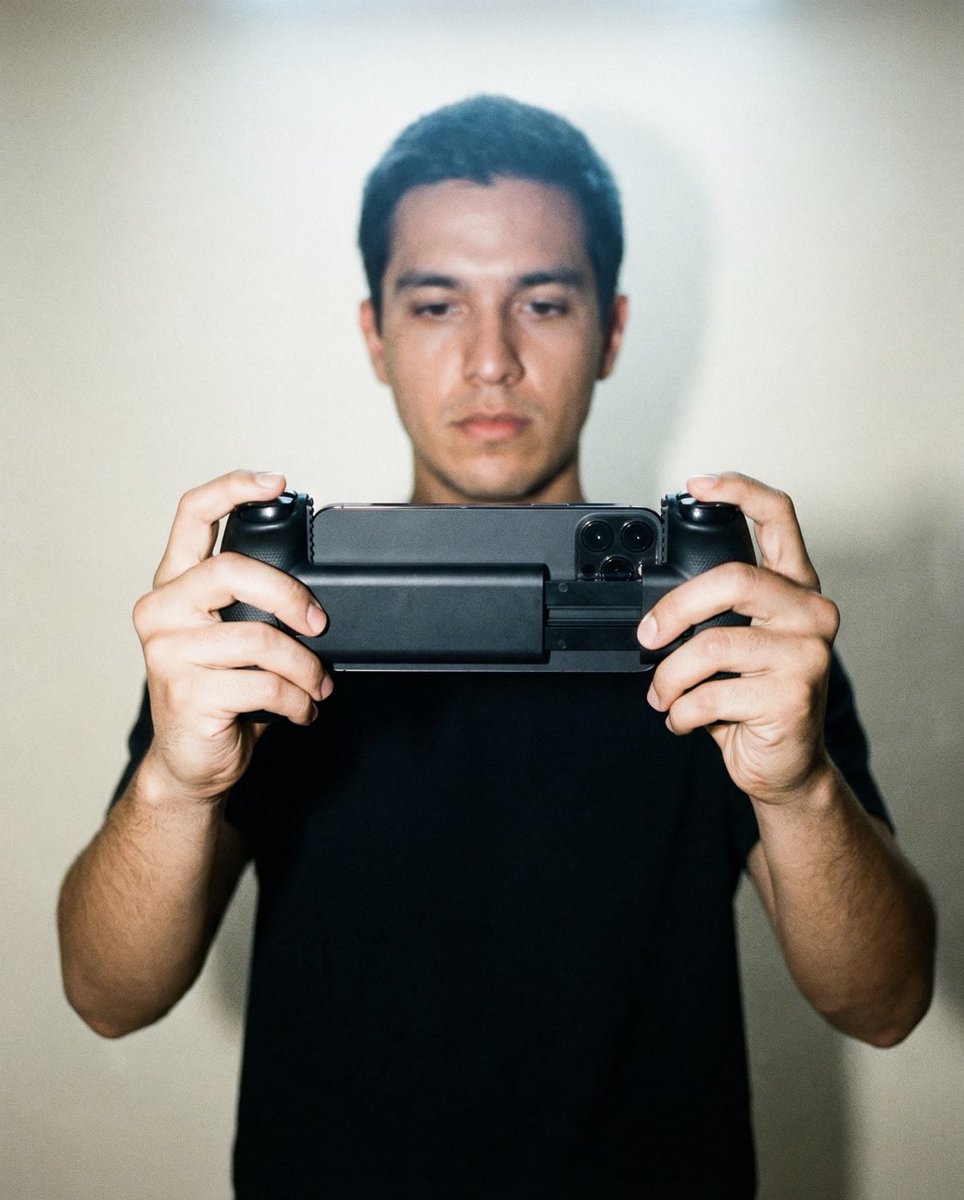 moonshotplay's tweet image. Gaming on your phone every day? If you're gonna do it, do it right. 

#playbetter
#GameInStyle
#mobilegaming
#gamingsetup