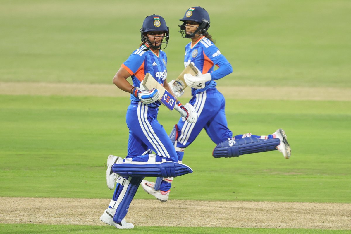 BCCIWomen's tweet image. Captain Harmanpreet Kaur and Jemimah Rodrigues rebuilding for #TeamIndia 🤝

80/2 after 11 overs.

Updates ▶️ bit.ly/SAWvINDW-1stT2…

#SAvIND | @ImHarmanpreet | @JemiRodrigues