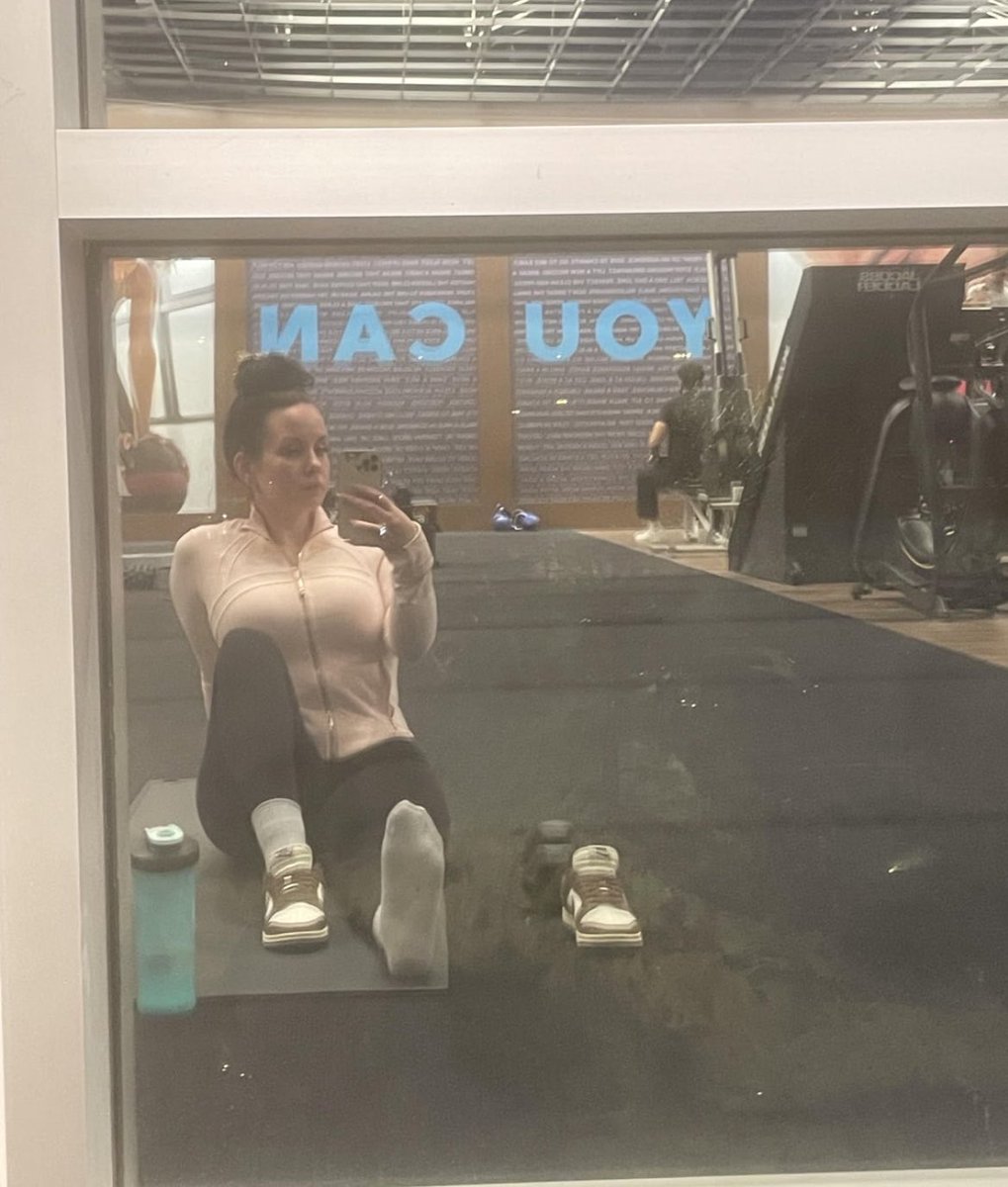 Goddess Chloe tweet media