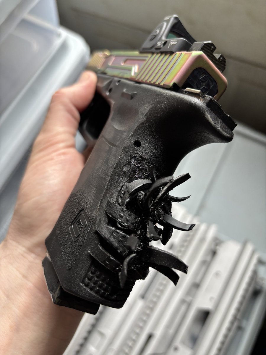 BattlecockActual tweet media