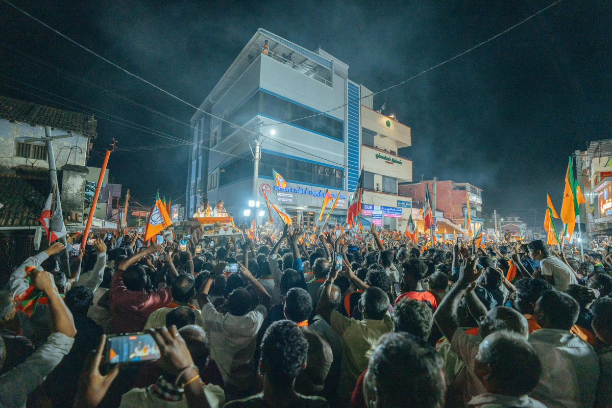 தீயசக்தி திமுகவின் ஐந்தாண்டுகால மக்கள் விரோத ஆட்சிக்கு முடிவுக்கட்டவும், தமிழகத்தில் மக்களுக்கான நல்லாட்சி அமைக்கவும் மக்களின் பேராதரவோடு ஒன்றிணைந்துள்ள தேசிய ஜனநாயகக் கூட்டணி அஇஅதிமுக சார்பில் மேட்டுப்பாளையம் சட்டமன்ற தொகுதியில் போட்டியிடும் நமது வெற்றி வேட்பாளர் திரு.