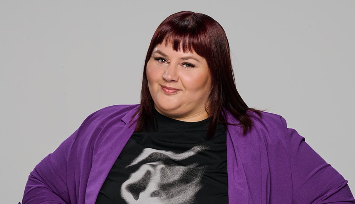 Nora B. Valle. tweet media