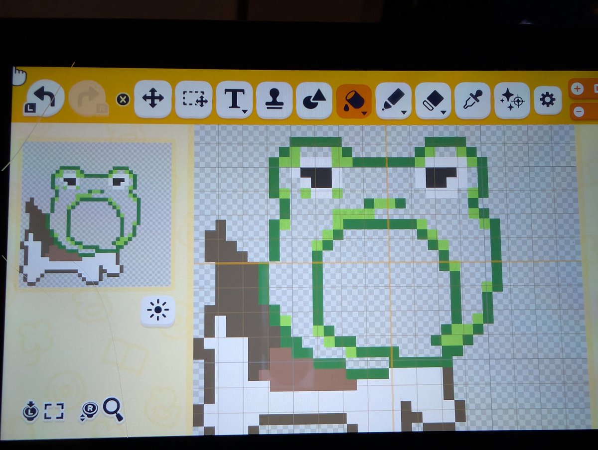 ratnotbun's tweet photo. I use the third square size! Start from one side if you're unsure where to start and then centering the whole thing afterwards 

To save time and not do every single square, do a general outline and then bucket it in! 

**You can easily change colours around w/ pixel art ✨** https://t.co/JnucRg90aF
