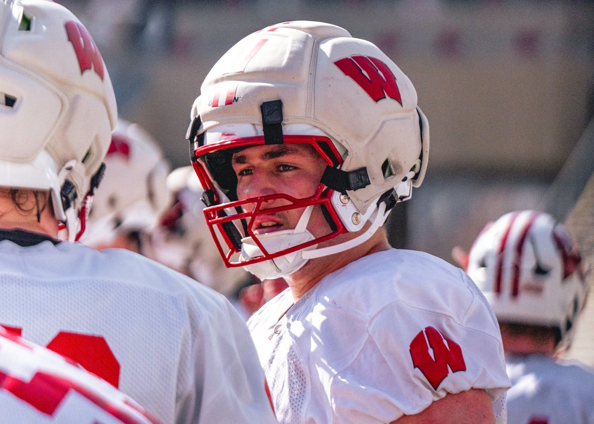 Wisconsin Football tweet media