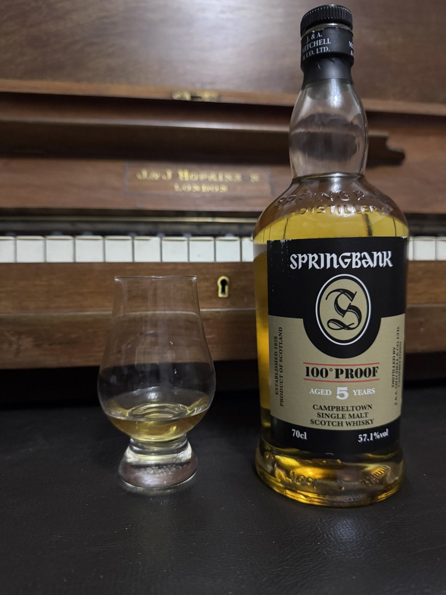 MKMark76's tweet photo. @UnclePyjamas Great Dram 🥃 👌🏾 https://t.co/8BvuXhtQ7p