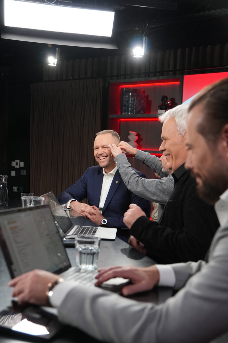 OficjalneZero tweet media