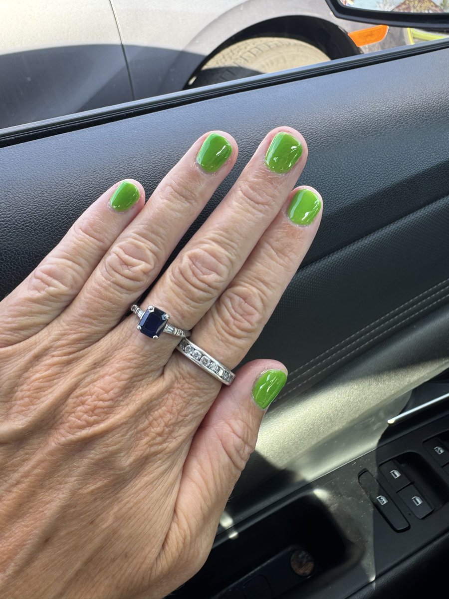 RoseCulver's tweet image. Ready to attend the playoffs!  Doing my part to paint the city green ☘️💚 #bostonceltics