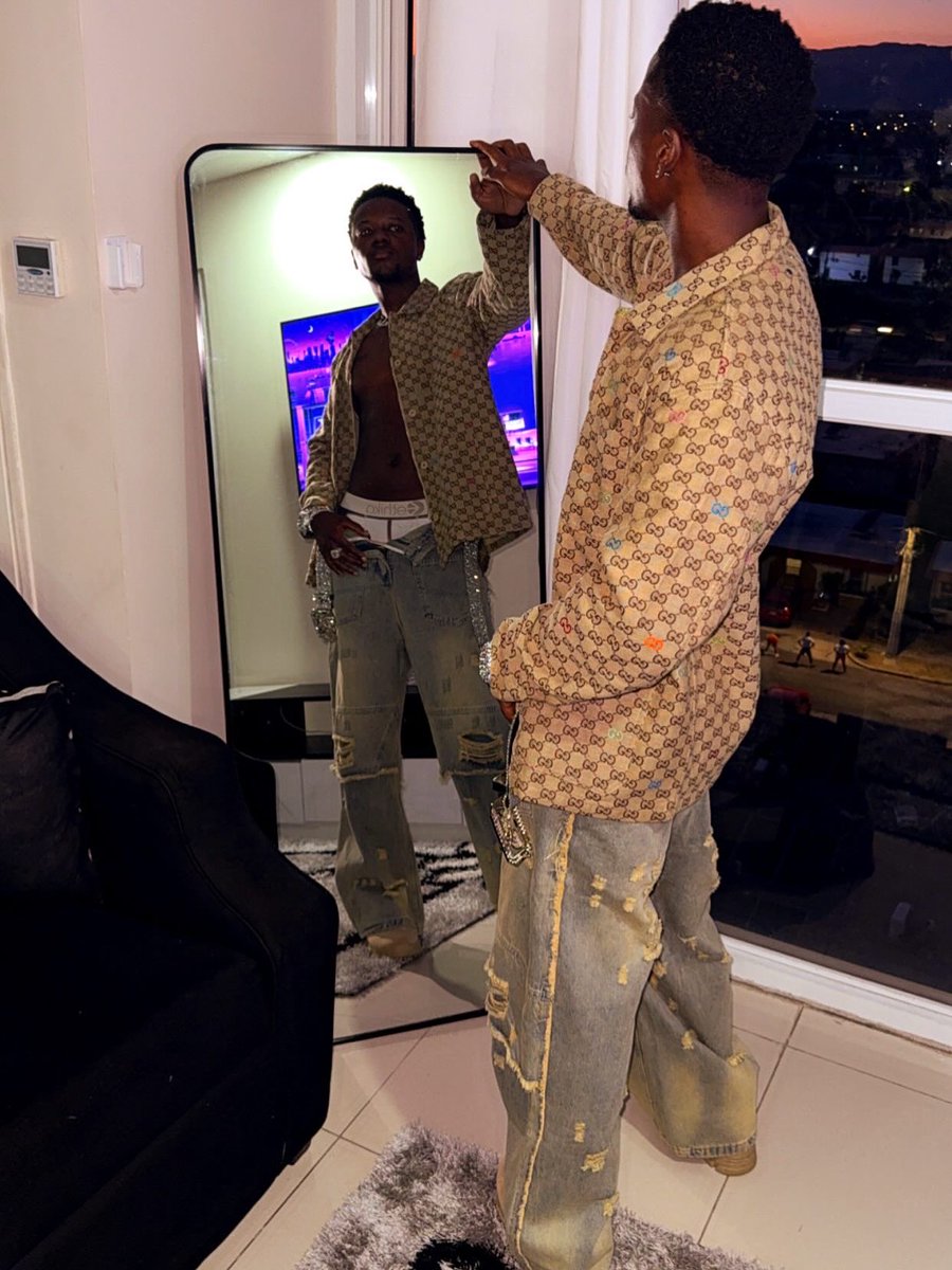 QvanAqvaFavst's tweet image. View better from this side.
#mensstyle #FashionFriday #igstyle #xstyle #chundai