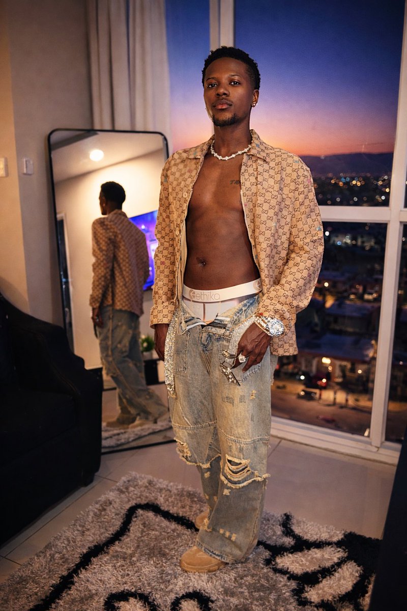 QvanAqvaFavst's tweet image. View better from this side.
#mensstyle #FashionFriday #igstyle #xstyle #chundai