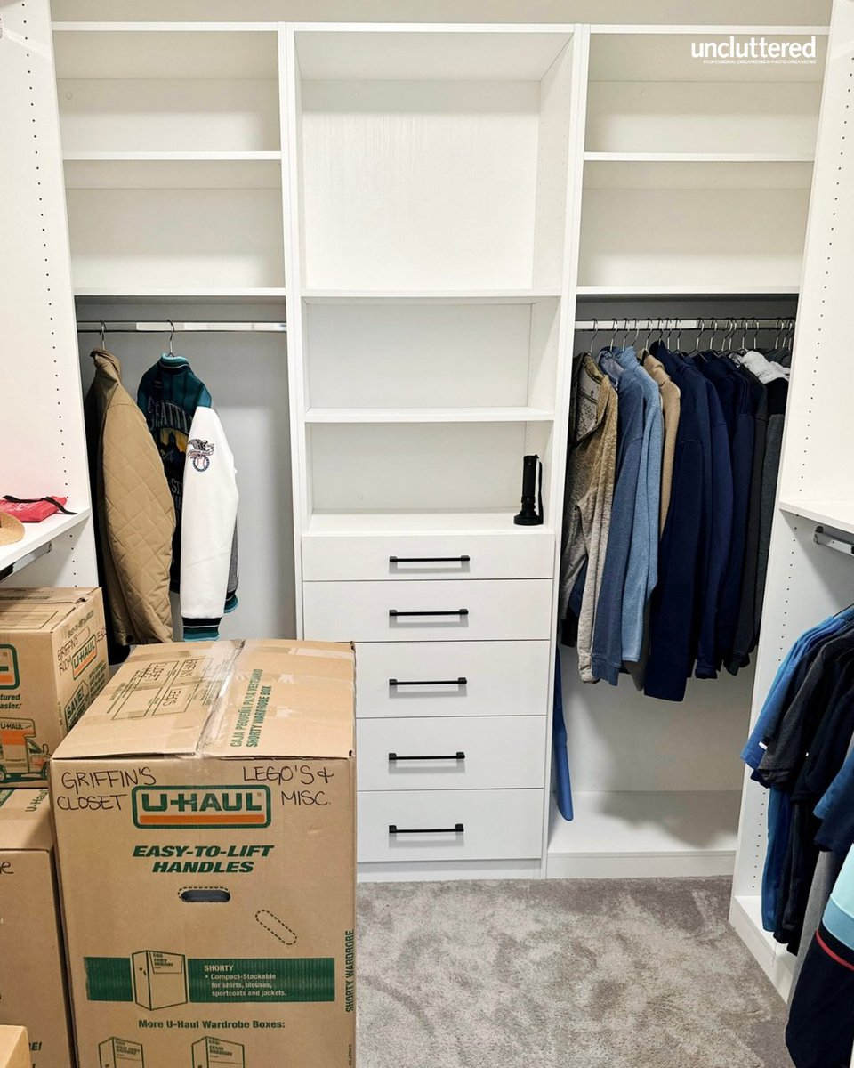 unclutterednw's tweet photo. Moving is more than just a change of address; itโs a fresh start and a new chapter. ๐ก๐ฆ Swipe for some behind-the-scenes shots of our latest moving project!
#movingtips #uncluttered #seattleorganizer #movemanagement #professionalmovers #homeorganizer #bellevue https://t.co/Uiriaif5Qo
