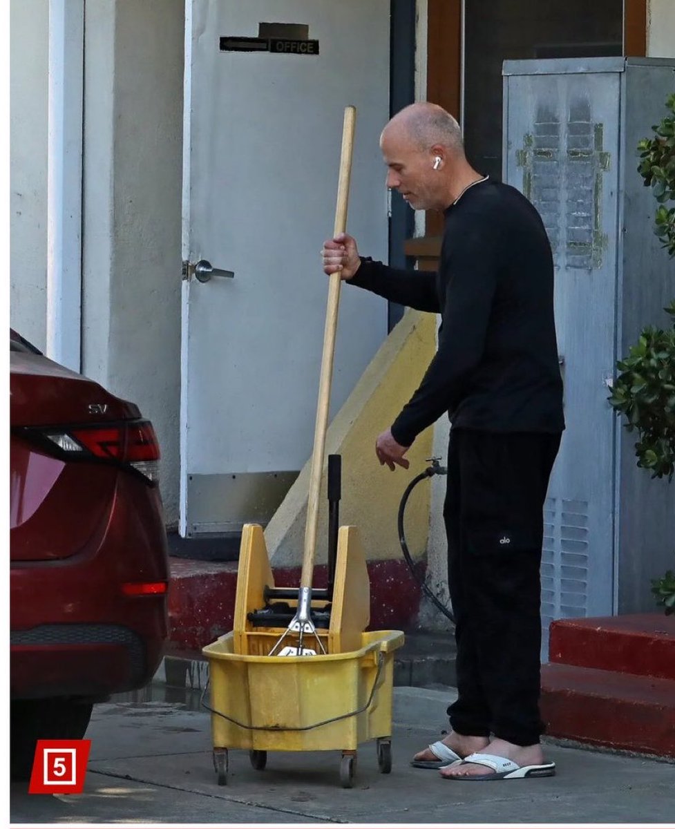 Bad Hombre tweet media