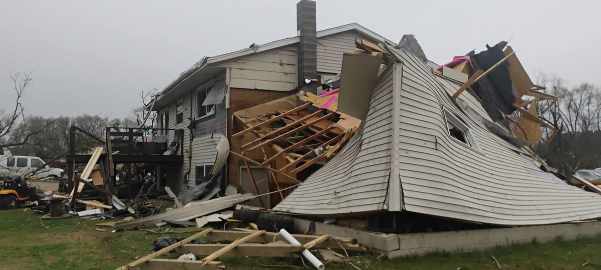 Storm Captures Pictures/Videos tweet media