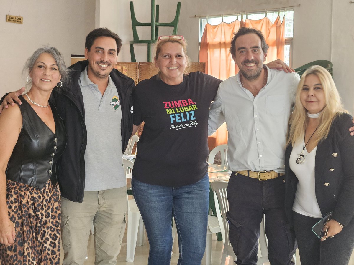 martinveigauy's tweet image. 🍫 El Choco Late en Velázquez. Apoyando espacios de encuentro para la comunidad, con propuestas culturales, recreativas y para toda la familia.
Gracias a quienes participaron y a todos los equipos que hicieron posible esta jornada 🙌 @valenmartinezv
#Velázquez #Rocha #Gestión