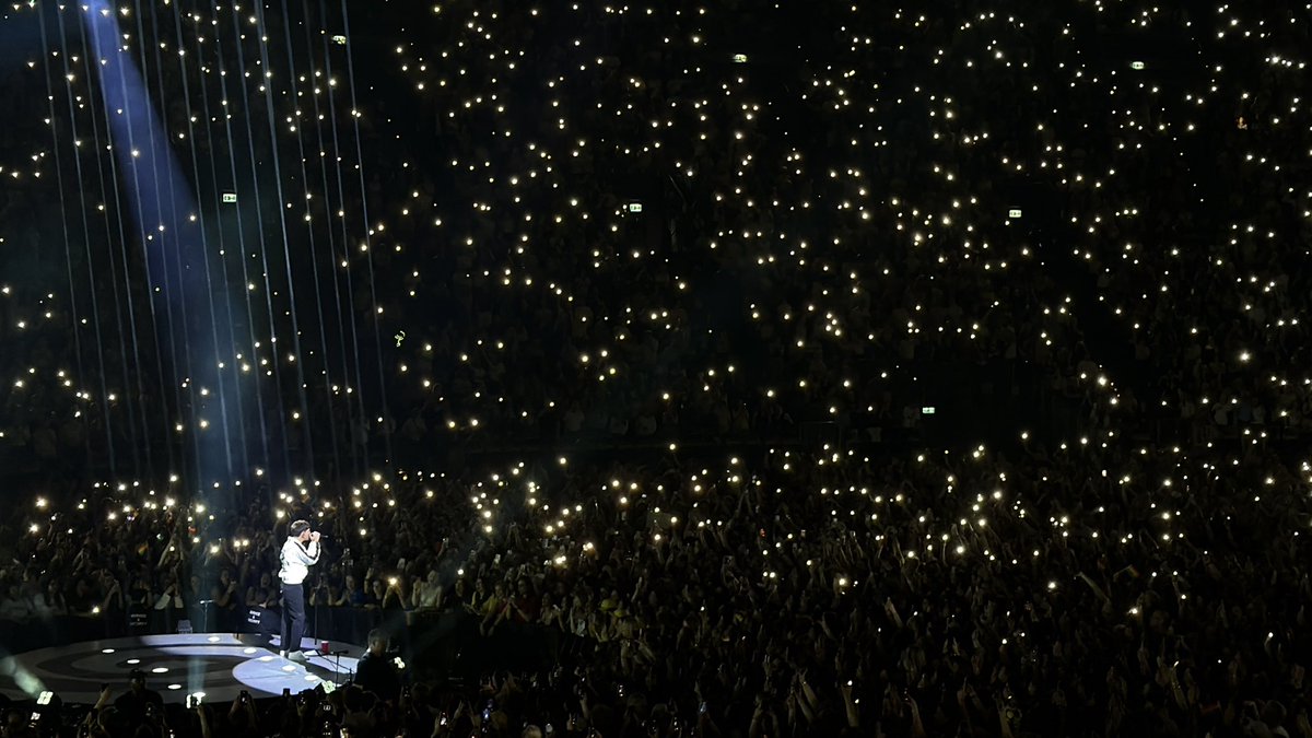 inyourownmind_'s tweet photo. look at the stars, look how they shine for you ✨💫 https://t.co/wE6TO5ULym