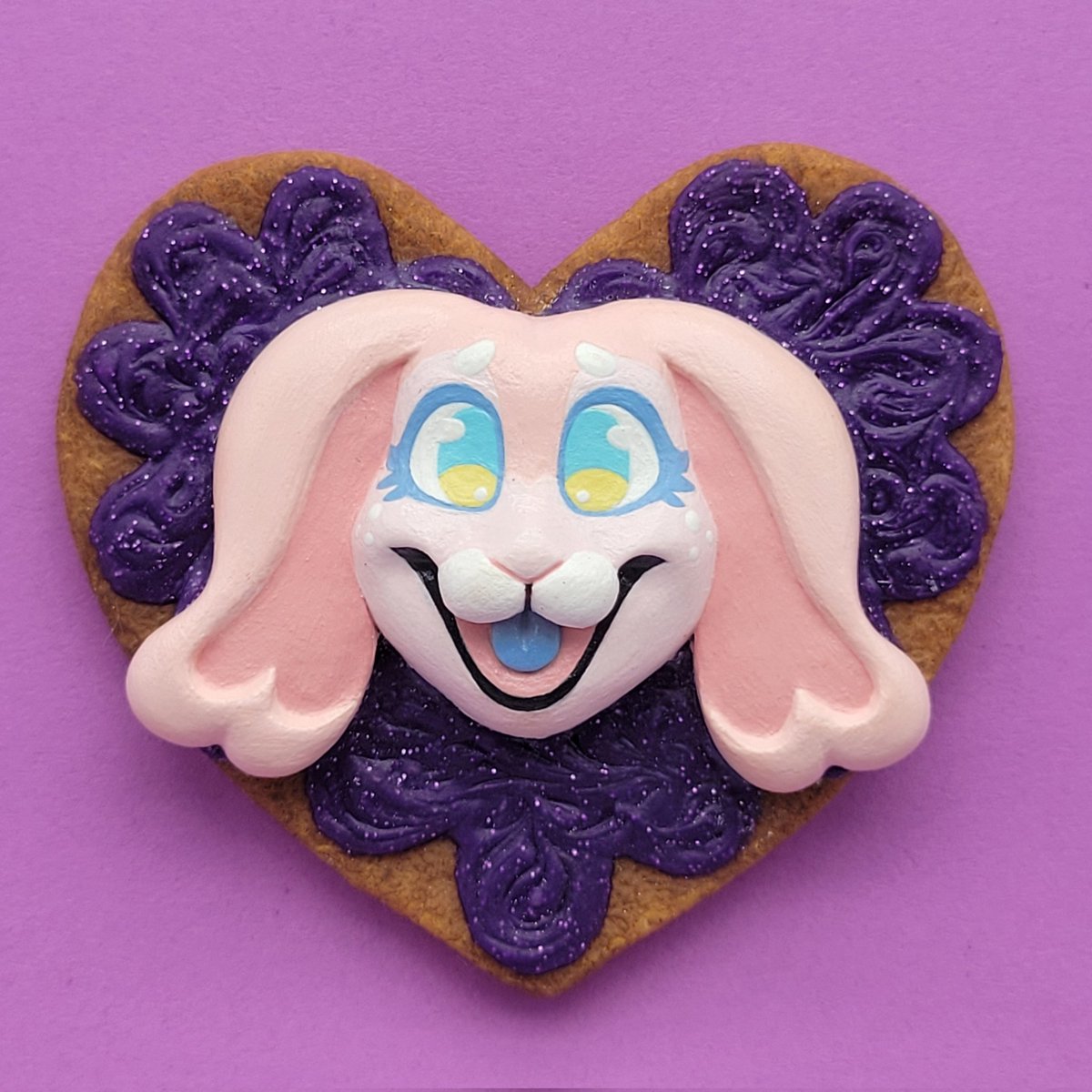 Darkstar_2016's tweet photo. Another Vday cookie magnet for @toinygorl &amp; @hloktygrl !!
Such a cute character 😭💖 Thank you guys for commissioning me!

RTs are greatly appreciated and help me so much!!
Stay tuned for more! ✨️

#Furry #furryart #sculpture #handmade https://t.co/JtjBfjjPB1