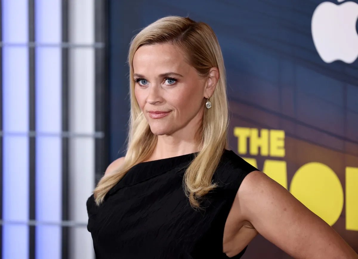 FarVisionNetwks's tweet photo. https://t.co/N91Ujtl1OK  The actress warned women that their careers are likely to be taken over by AI if they don’t start learning about the tech. That’s prompted a social media outcry.    #ai https://t.co/EdkGASCGUk