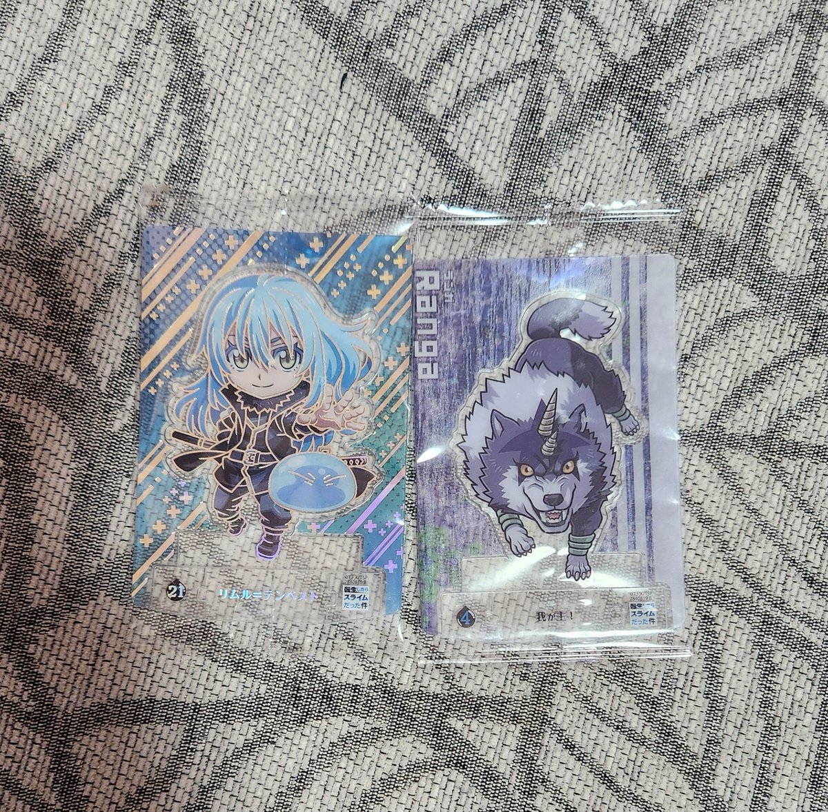 箔押しのリムル様とランガでしました✨
ﾔﾀ───ヽ(〃∀〃)ﾉ───♪
 #転スラ  #アニメ好きとつながりたい