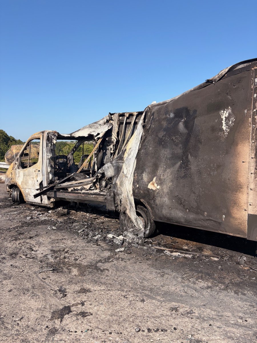 FHPTampa's tweet image. April 17, 2026 @ 4:20 PM

FHP Troopers responded to a vehicle fire involving a truck that suffered a mechanical issue.  No injuries are reported.  Currently, the Northbound ramp from US-301 to I-75 is closed.  Motorists should expect travel delays.  #FHP #TampaBay #Florida