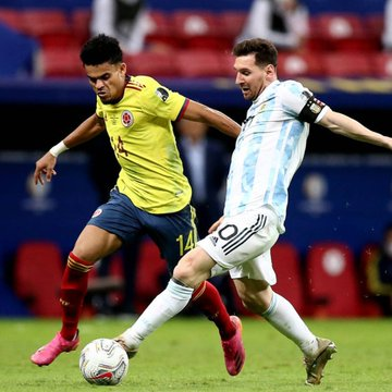 🚨🗣️ Luis Díaz: "Cuando era joven, tenía una camiseta de Argentina, y les dije a mis amigos que Messi me la había dado, y todos me creyeron porque era su líder y sabía mucho de fútbol.

Cuando conocí a Messi, le pedí su camiseta y le conté la historia. Me dijo: 'Tráeme esa