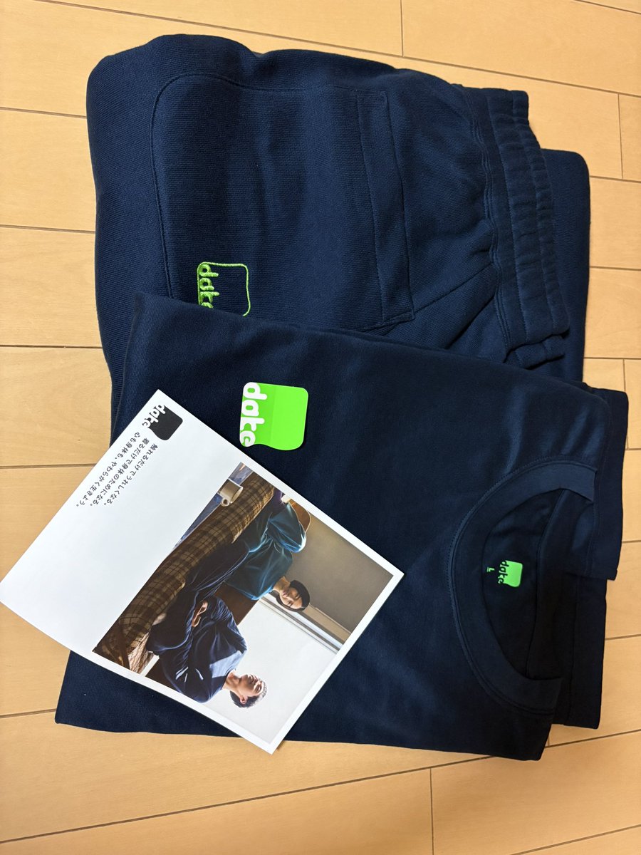 kosuke_pt's tweet image. WellBody発のウェア「dake」をルームウェア(Tシャツとスウェットパンツ)として購入。

・どちらも肌触りが良い、締め付け感はなく着心地◯。
・スウェットパンツは思っていたよりもワイド。ワンポイントのロゴが良い。
・首の後ろにタグがないのは最高。あれ痒いからない方が嬉しい。

#dake
#WellBody