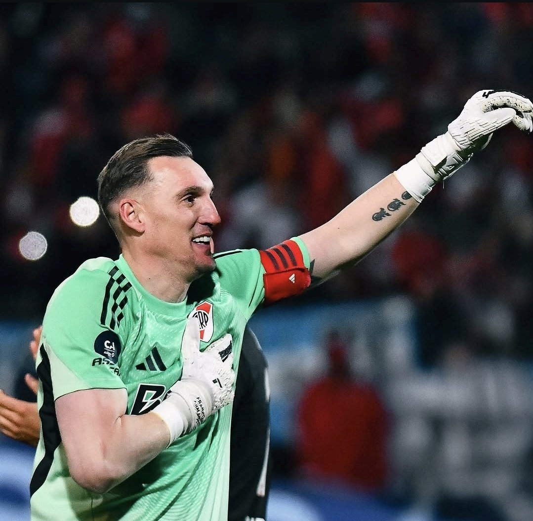 maxigrillo's tweet image. 🚨 #River

✅️ Armani y Maxi Meza tienen el alta médica y solo les falta recuperar en lo físico y futbolístico. 

➡️ A medida que ganen ritmo en los entrenamientos Coudet definirá cuando los vuelve a convocar.

🆗️Clínicamente.