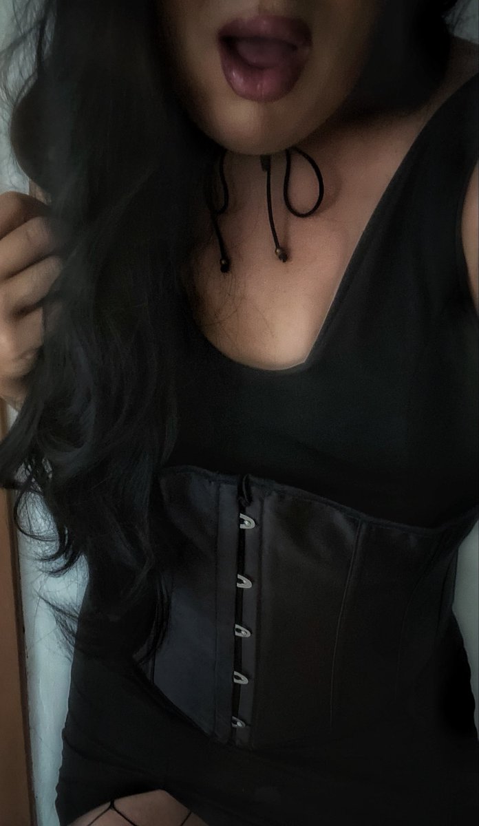 liliamnoxxx's tweet photo. A legenda é com vocês. 🫣🔥
#CDzinha #CDDiscreta #NoSigilo #FeticheBrasil #Crossdresser #RTBrasil https://t.co/ACV3D83WQn