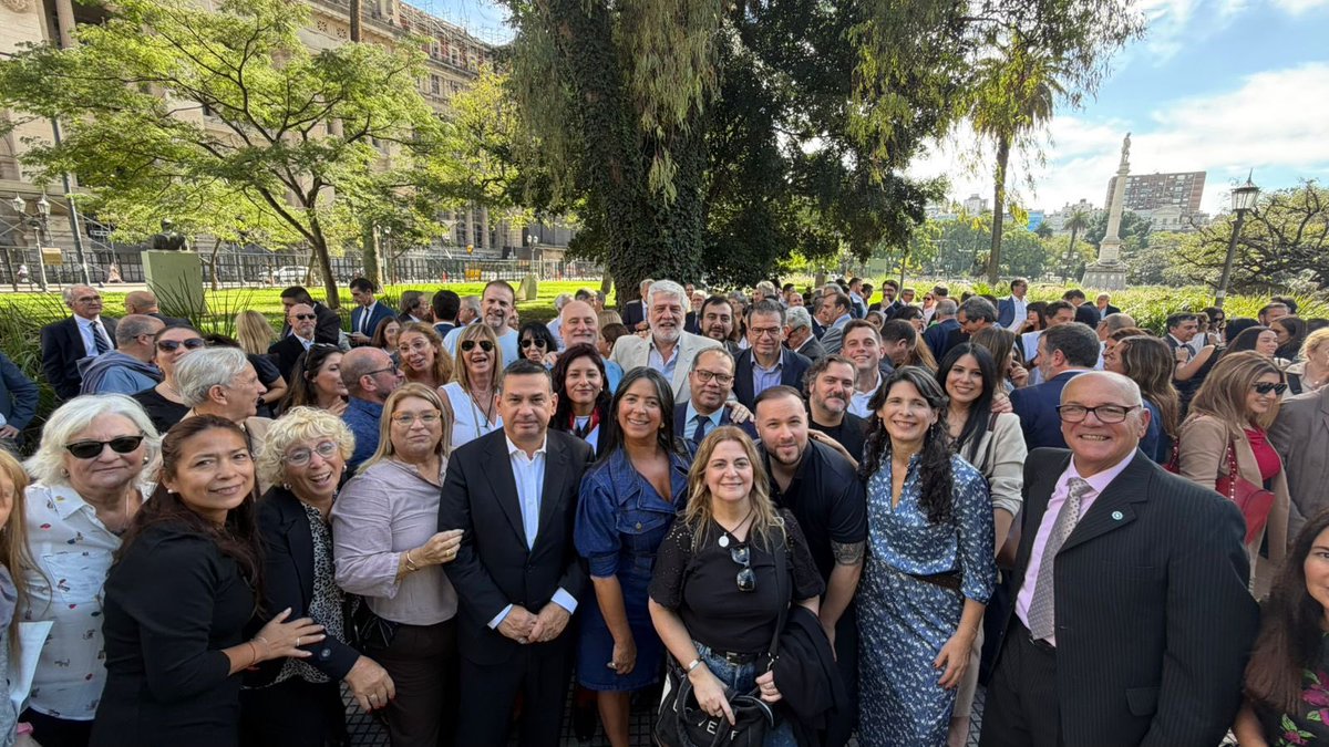 karinabl's tweet photo. @MRaquelHerrero @lauralevaggi @TanoAngelici @sebadestefano @SilBia05 @CPACF #eleccionescolegiodelaabogacia #listaunidadendefensadelaabogacia 21 y 22 de abril https://t.co/HwkYFJZ6hv