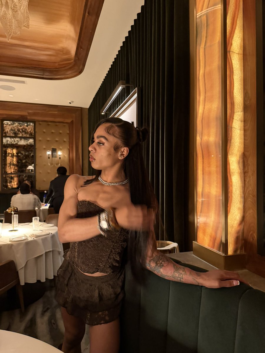 THE DOLL 💋 tweet media