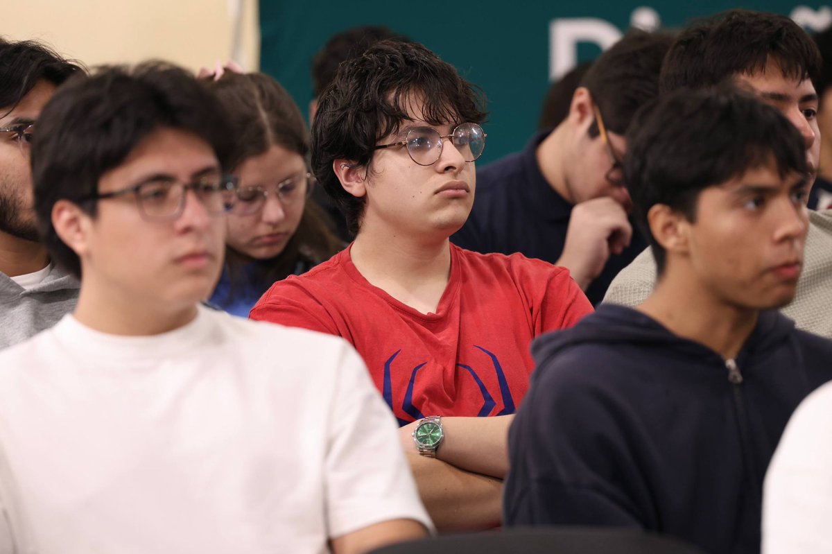 SETYYucatan's tweet photo. 🎓✨ Estuvimos con los  estudiantes de Tecmilenio Mérida para compartir una plática sobre las industrias del futuro, los proyectos estratégicos del estado y las oportunidades que hoy existen para su desarrollo profesional https://t.co/F6X3MNPgcV