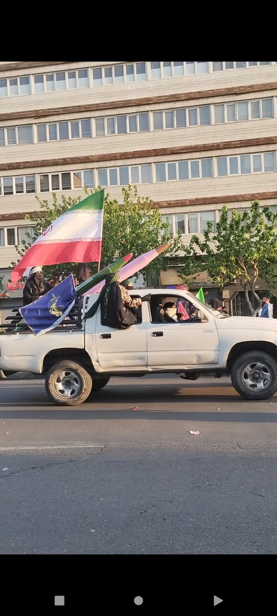 omiddarammj's tweet photo. دختران با غیرت این خاکیم
در وقت دفاع خط شکنِ این خاکیم
#دختران_جانفدای_ایران
#انقلاب_تا_قدس https://t.co/9a3mzYRIzX