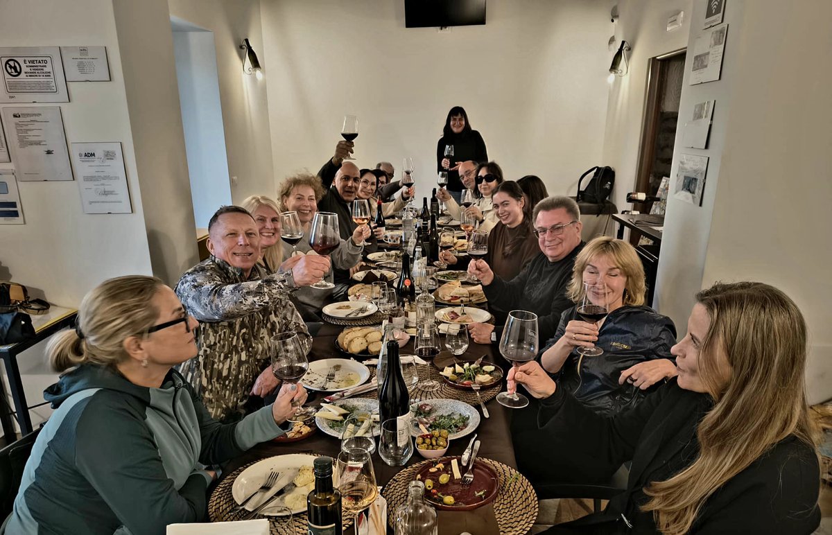 tenutapapale's tweet image. 🍷🫒 tenutapapale.com 🫒🍷
.
.
.
#tenutapapale #winery #winetastingsicily #sicilywine #vineyard #wineriesinsicily #winerysicily #bestwineriesinsicily #vineyardsicily #vineyardssicily #winetastingcatania #sicilyvineyards #winetasting #vineyardsinsicily #sicilywineries